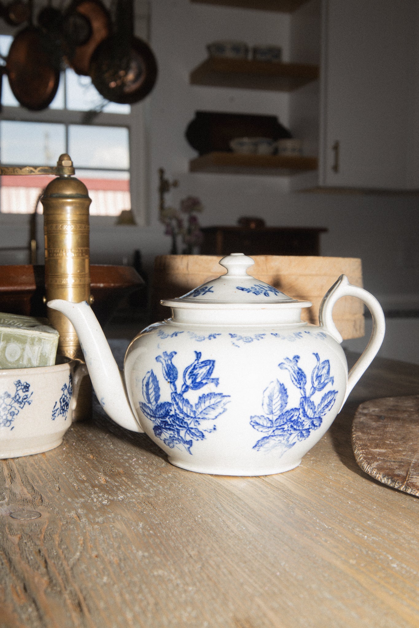 Saint Uze Tea Pot