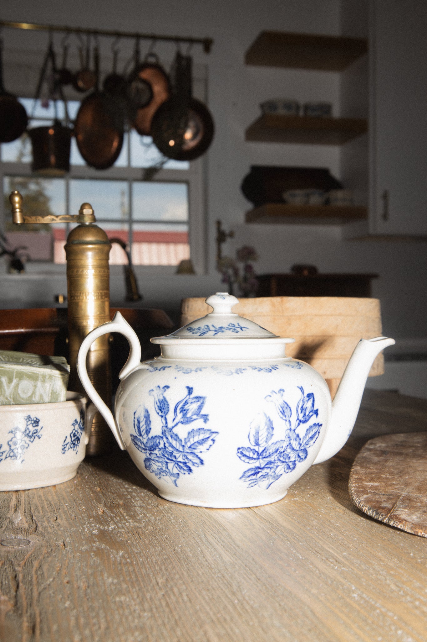 Saint Uze Tea Pot
