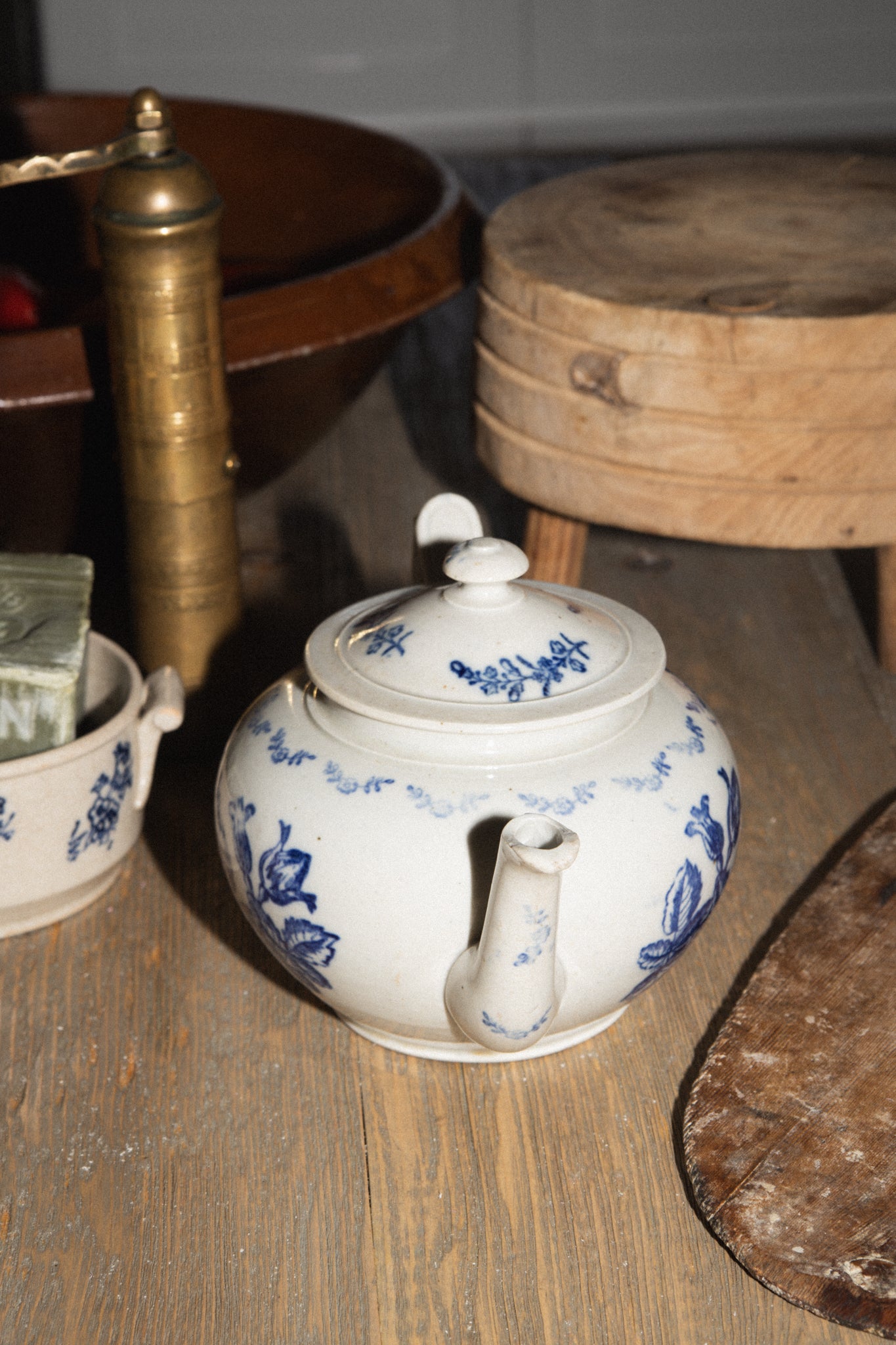 Saint Uze Tea Pot