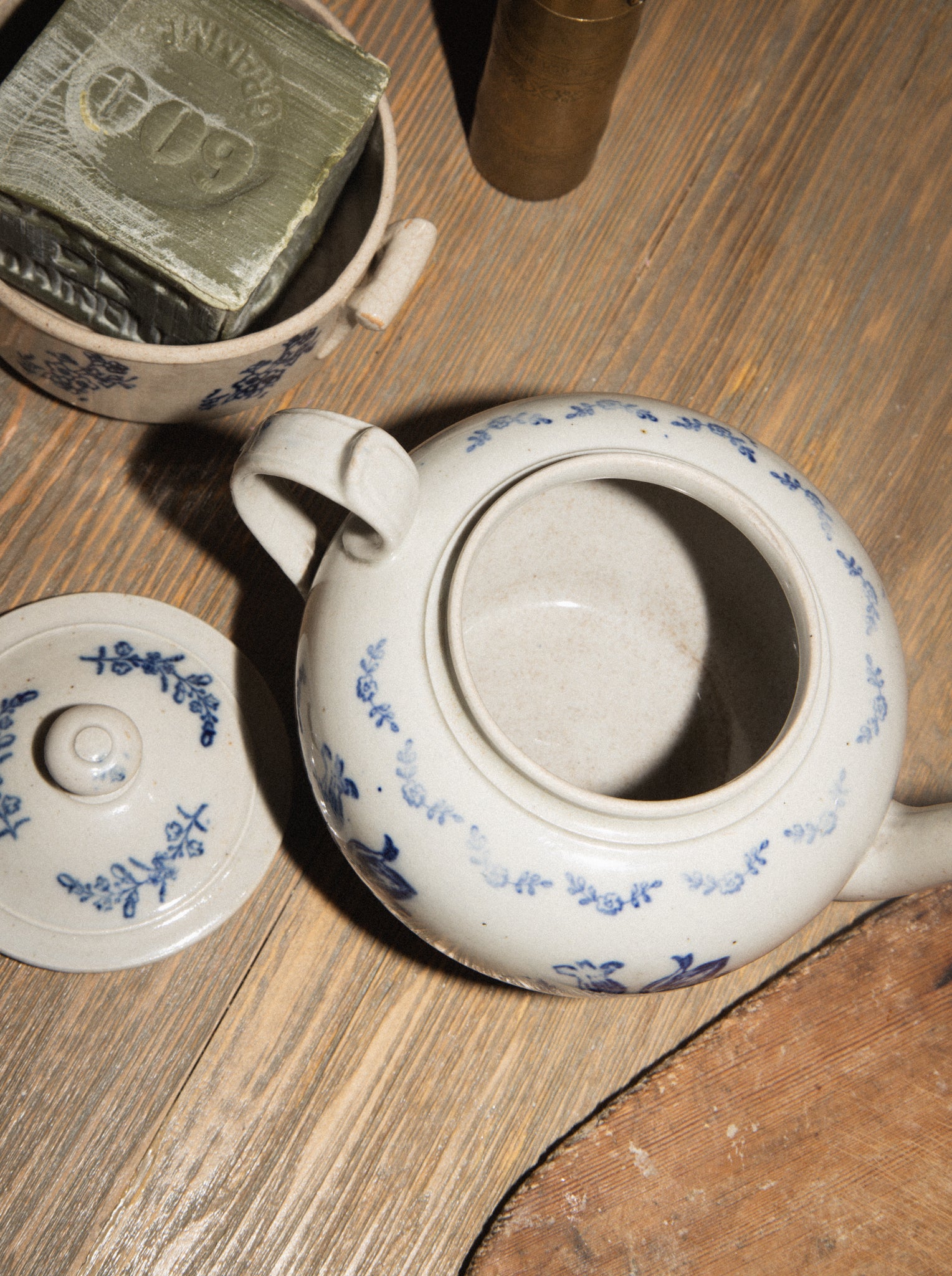Saint Uze Tea Pot